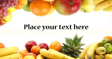 Beyaz üzerine ayrılmış meyveler