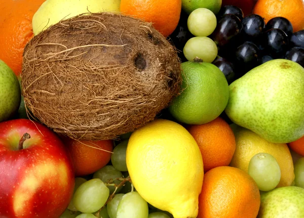 Vruchten en coco — Stockfoto