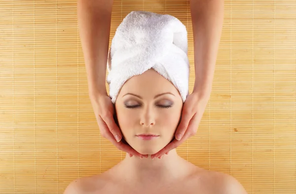 Portrait of young attarctive girl getting spa treatment — Stock Photo, Image