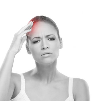 güzel bir kadın baş ağrısı muzdarip