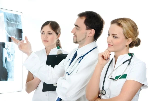 Equipo de trabajadores médicos jóvenes e inteligentes — Foto de Stock