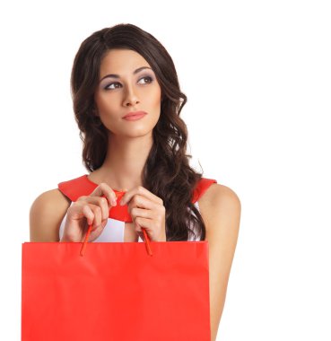 bazı alışveriş torbaları üzerinde beyaz izole olan güzel kadın