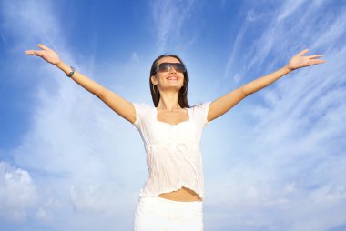 Genç mutlu bir kadının portresi.