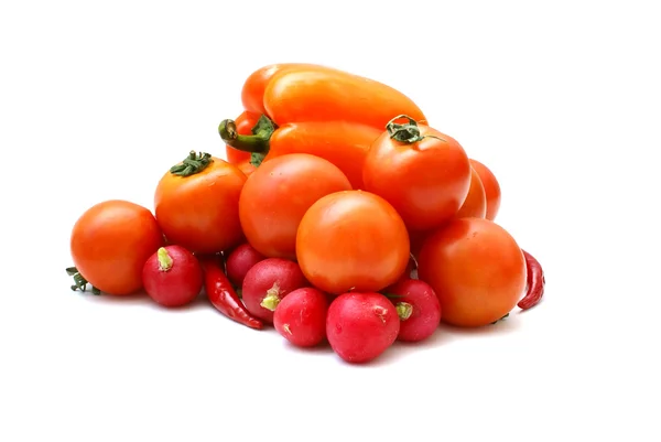 Verduras frescas y sabrosas aisladas en blanco — Foto de Stock