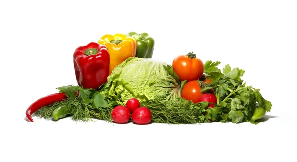 Verdure fresche gustose isolate su bianco — Foto Stock