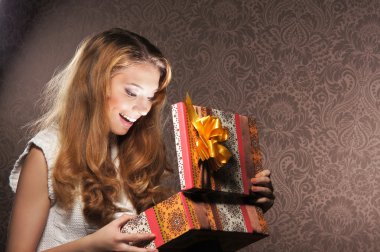 mevcut açılış genç genç kız