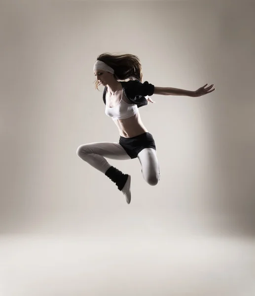 Jeune et séduisant danseur moderne — Photo