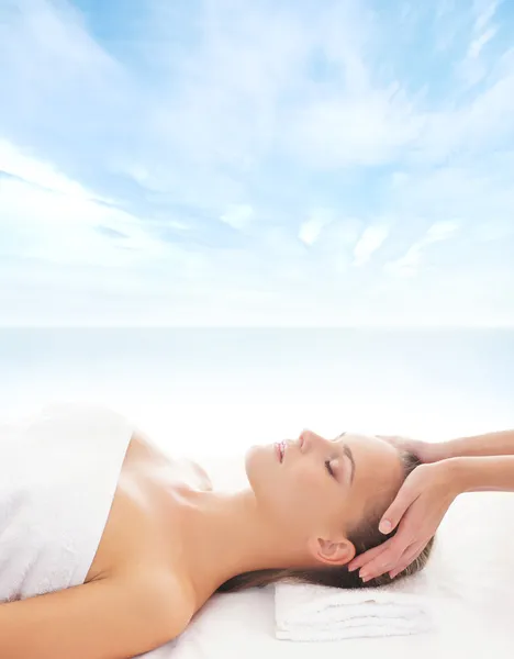 Beautiful healthy woman getting spa treatment — Stock Photo, Image