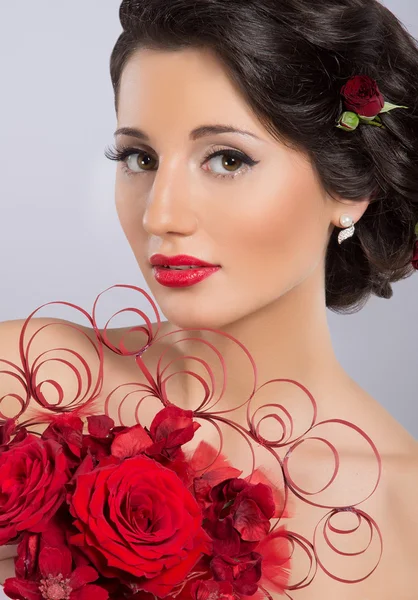 Cabaret artist in red boa — Stock Photo, Image