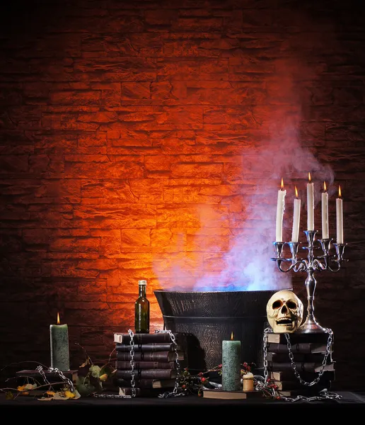 Halloween stilleben bakgrund med en massa olika element — Stockfoto