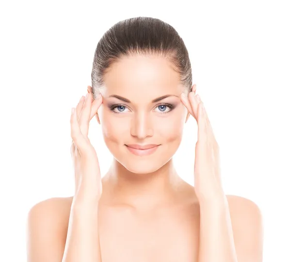 Beauty portrait of a young brunette woman in makeup — Stock Photo, Image