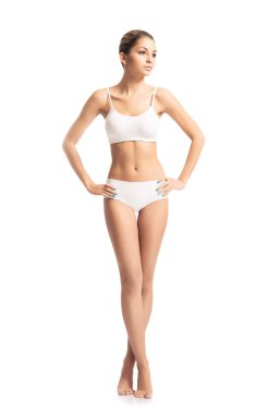 genç ve zinde bir kadın beyaz spory iç çamaşırı