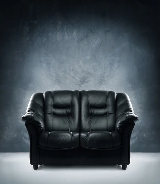 黑色真皮沙发 — 图库照片