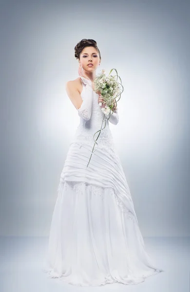 Young and beautiful bride — Stock Photo, Image