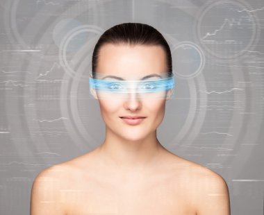 kadının yüzündeki sanal hologram