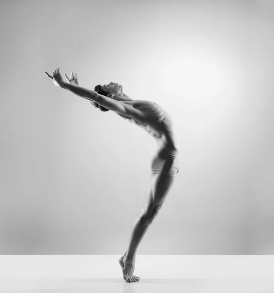 Bailarina de ballet atlética —  Fotos de Stock