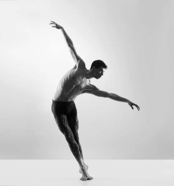 运动的芭蕾舞演员 — 图库照片