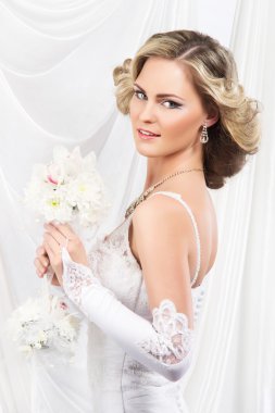 Genç ve güzel gelin