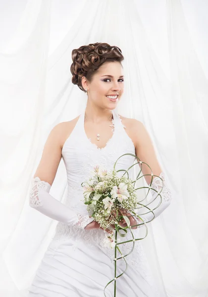 Young and beautiful bride — Stock Photo, Image