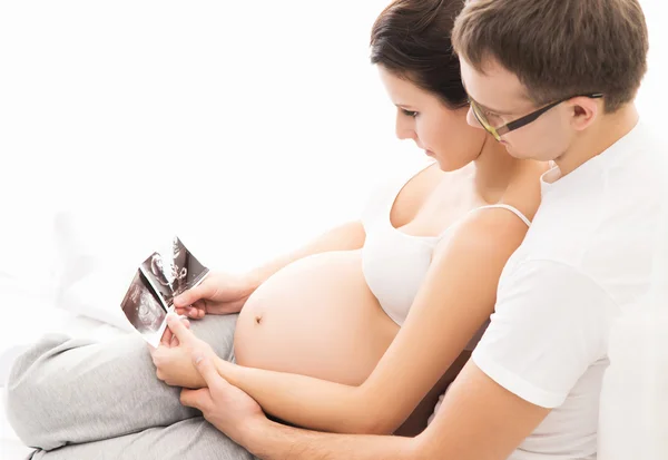 Madre incinta e padre felice — Foto Stock