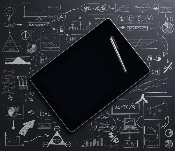 Tablet pc met businessplan — Stockfoto