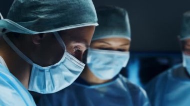 Profesyonel tıp cerrahlarından oluşan çok ırklı bir ekip modern bir hastanede cerrahi operasyon gerçekleştiriyor. Doktorlar hastayı kurtarmaya çalışıyor. İlaç, sağlık, kardiyoloji ve organ nakli.