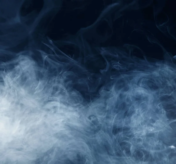 Rauch über schwarzem Hintergrund. Nebel oder Dampf. — Stockfoto