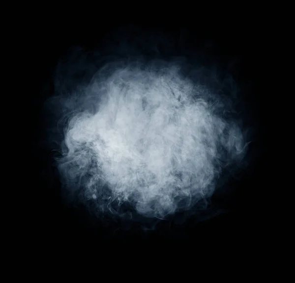 Абстрактная дымовая текстура над черным. Туман в темноте. — стоковое фото