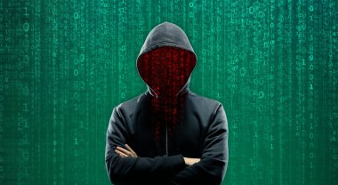Bilgisayar Programları ve İkili Kod Elementleri ile Soyut Dijital Arkaplan Üzerinde Hacker. Veri hırsızlığı, internet dolandırıcılığı, darknet ve siber güvenlik kavramı.