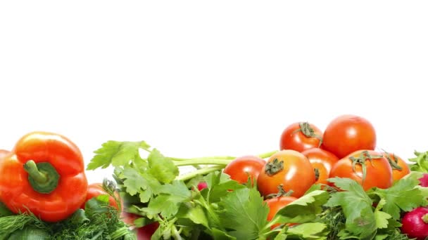 Frutas y Verduras Aisladas en Blanco. Antecedentes alimenticios y nutricionales. Comida Saludable y Concepto Vegano. — Vídeo de stock