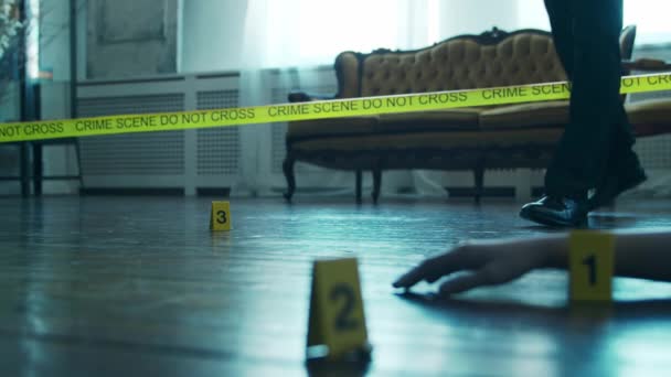 Detective Collecting Evidence in a Crime Scene. Forensic Specialists Making Expertise at Home of a Dead Person. Homicide Investigation by Police Officer. — Wideo stockowe