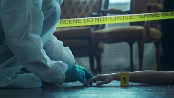 Detective Collecting Evidence in a Crime Scene. Forensic Specialists Making Expertise at Home of a Dead Person. Homicide Investigation by Police Officer. — Wideo stockowe