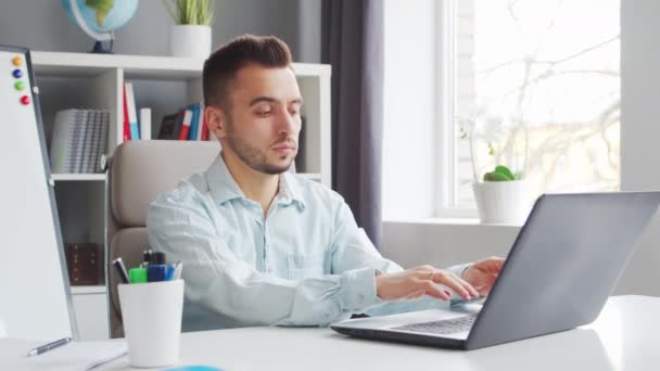 Young Teacher Makes Online Lesson While Sitting Front Computer Home — Vídeos de Stock