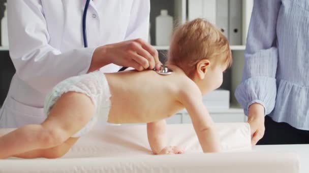 Dokter Werkt Bij Medische Dienst Een Vrouw Een Witte Jas — Stockvideo