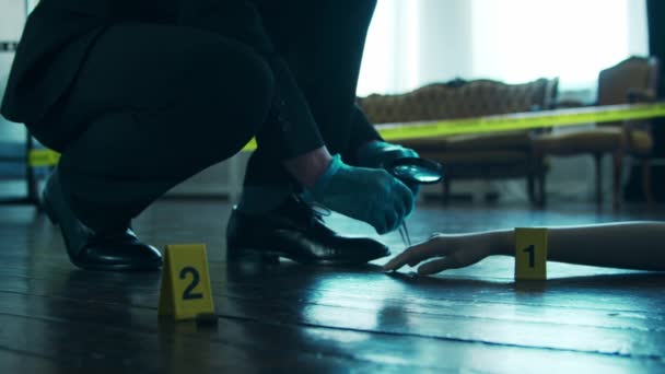 Dedektif Suç Mahalli Nde Kanıt Topluyor Adli Tıp Uzmanları Ölü — Stok video