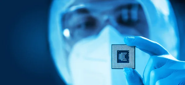 Professional Scientist Works Modern Scientific Laboratory Research Development Microelectronics Processors — Stock Photo, Image