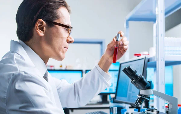 Laboratorio Ricerca Sul Vaiolo Delle Scimmie Lavoratori Professionisti Moderno Laboratorio — Foto Stock