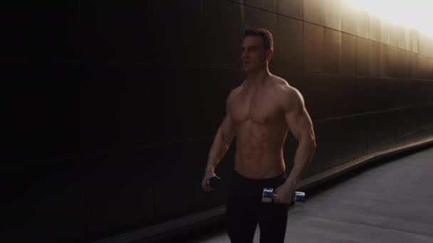 Young Muscular Man Doing Sports Sunset Training Young Strong Athlete — Stock Video