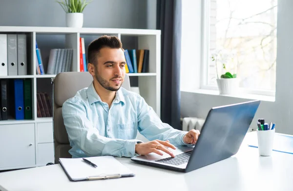 Young Man Works While Sitting Front Computer Home Workplace Professional — Stockfoto