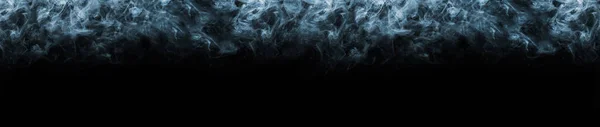 摘要黑黑的背景上有烟熏纹理框架 黑暗中的雾气 自然形态 — 图库照片