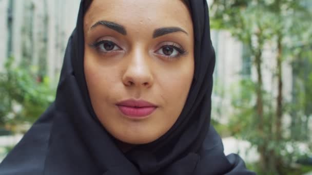 Portrait Young Confident Muslim Business Woman Hijab Middle Eastern Office — Stock Video