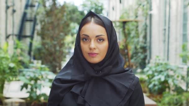 Portrait Young Confident Muslim Business Woman Hijab Middle Eastern Office — Stock Video