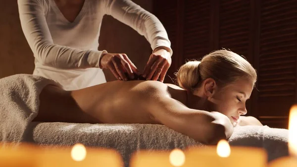 Young Healthy Beautiful Woman Gets Massage Therapy Spa Salon Concept — Foto de Stock