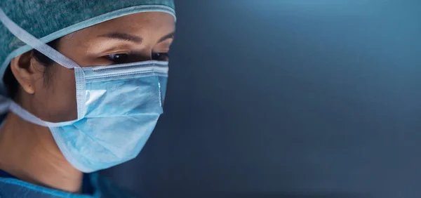 Diverse Team Professional Medical Surgeons Perform Surgery Operating Room Using — Fotografia de Stock