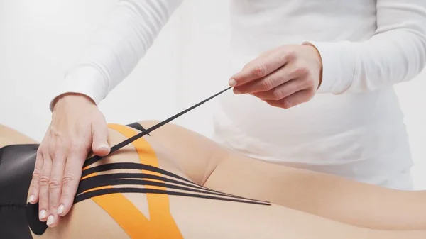 Therapist Applying Kinesio Tape Beautiful Female Body Physiotherapy Kinesiology Recovery — Stock Photo, Image