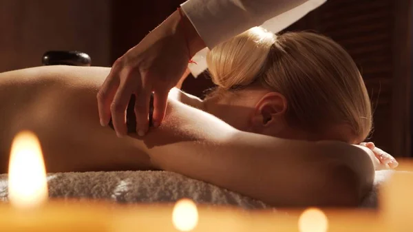 Young Healthy Beautiful Woman Gets Massage Therapy Spa Salon Concept — стоковое фото