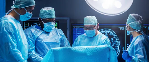 Diverse Team Professional Medical Surgeons Perform Surgery Operating Room Using — Foto de Stock