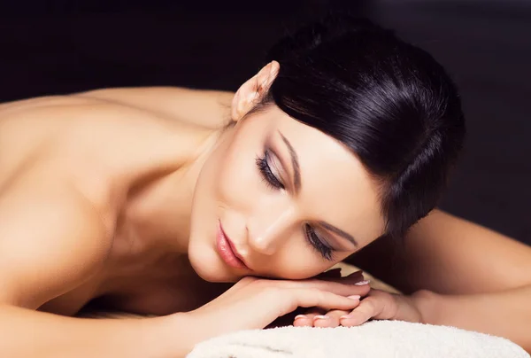 Young Healthy Beautiful Woman Gets Massage Therapy Spa Salon Concept — Φωτογραφία Αρχείου