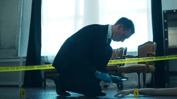 Detective Collecting Evidence Crime Scene Forensic Specialists Making Expertise Home — Stockfoto