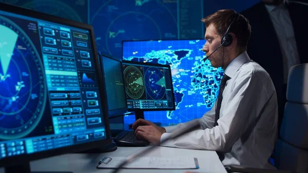 Workplace Air Traffic Controllers Control Tower Team Professional Aircraft Control — Fotografia de Stock